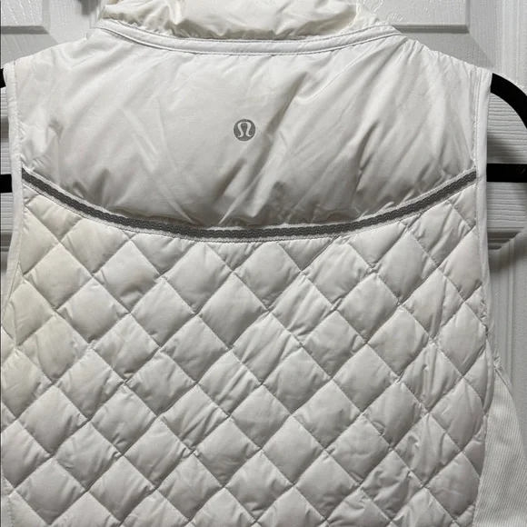 Lululemon Women's Quilted White Vest - Picture 8 of 11